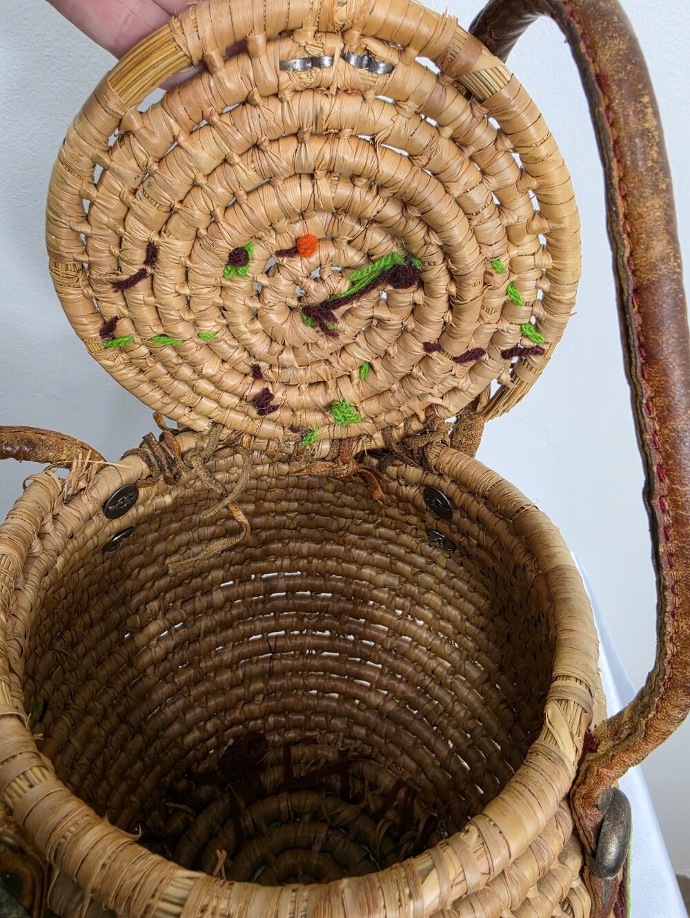 Vintage Woven Straw Bucket Bag with Green & Brown Embroidery - Picture 4 of 12